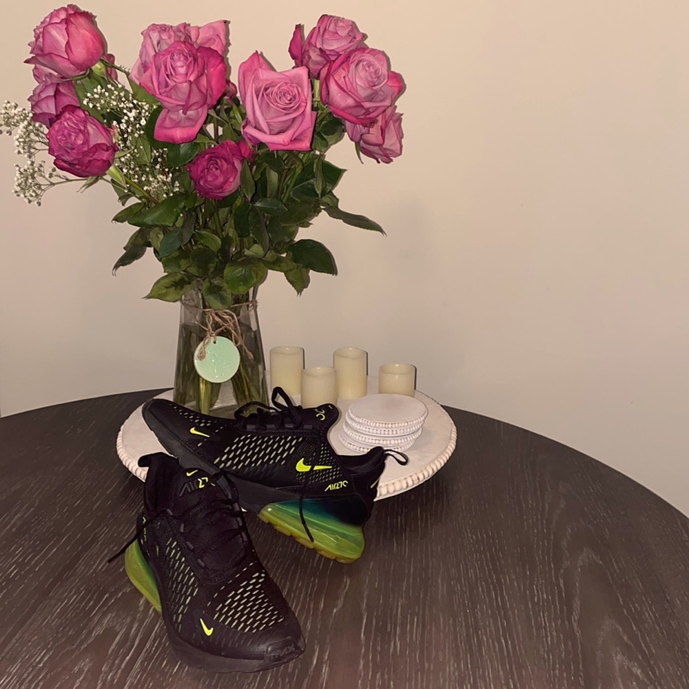 nike air max 270 women’s neon green and black combination